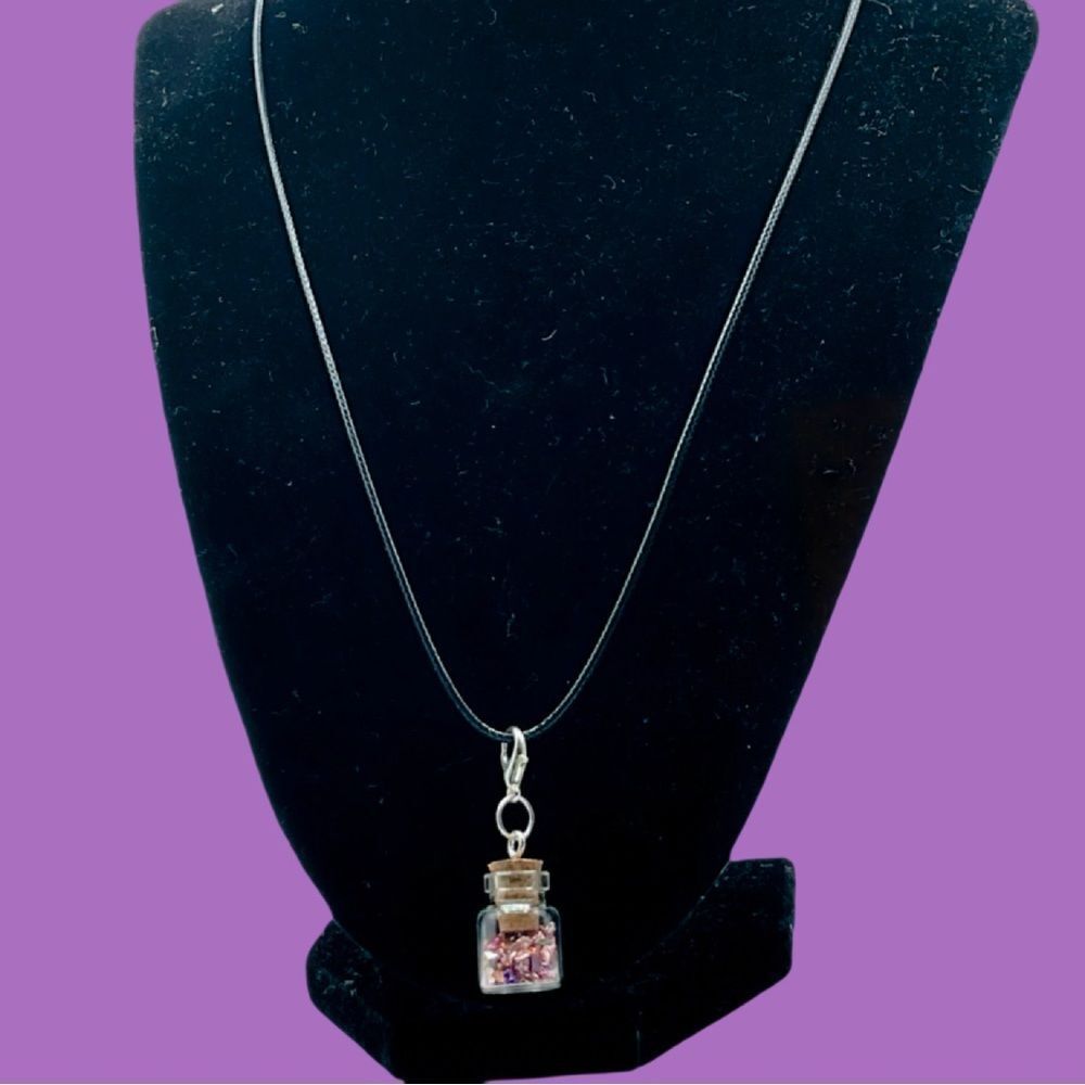 NWT REAL MINI CRUSHED CRYSTALS PENDANT W/ CLASP 15” NECKLACE SPRING INTO SUMMER
